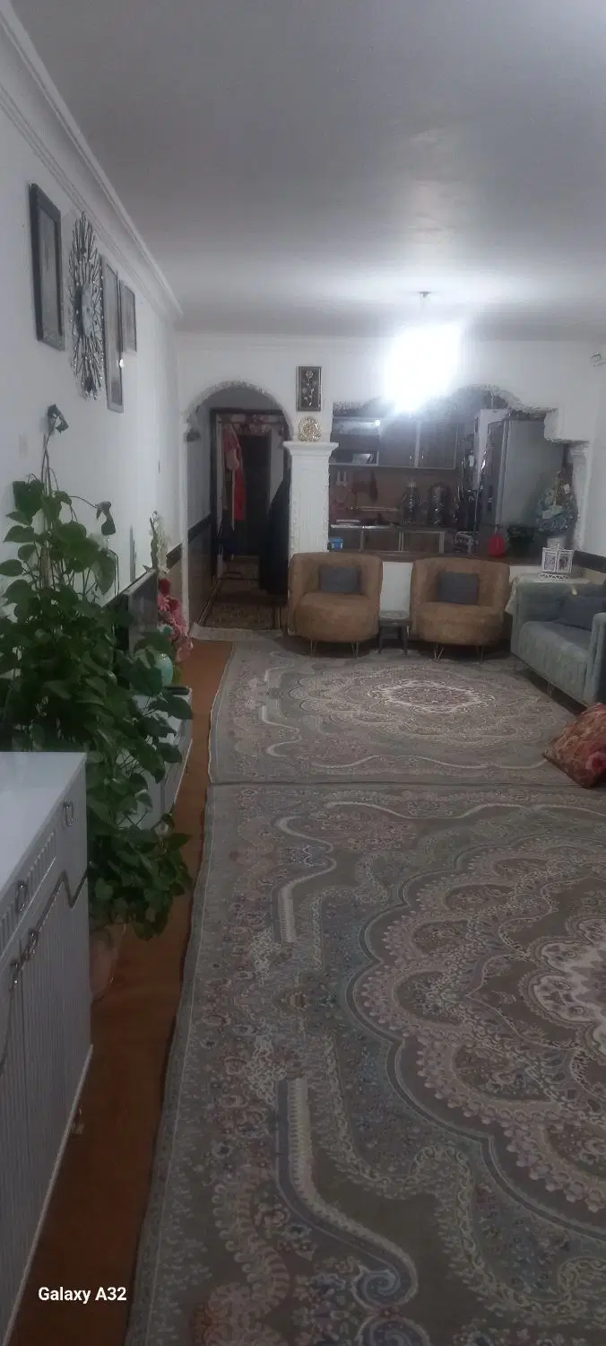 خانه صدمتری به بالا تمیز عالی