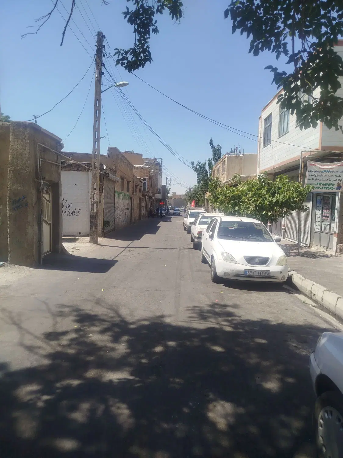 حیاط مناسب ساخت و ساز در خ بهار