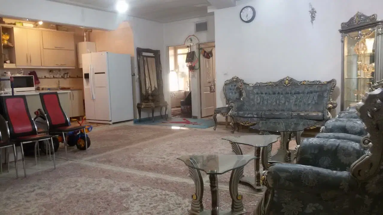 ۸۱ متر دو خوابه بالا ترین طبقه