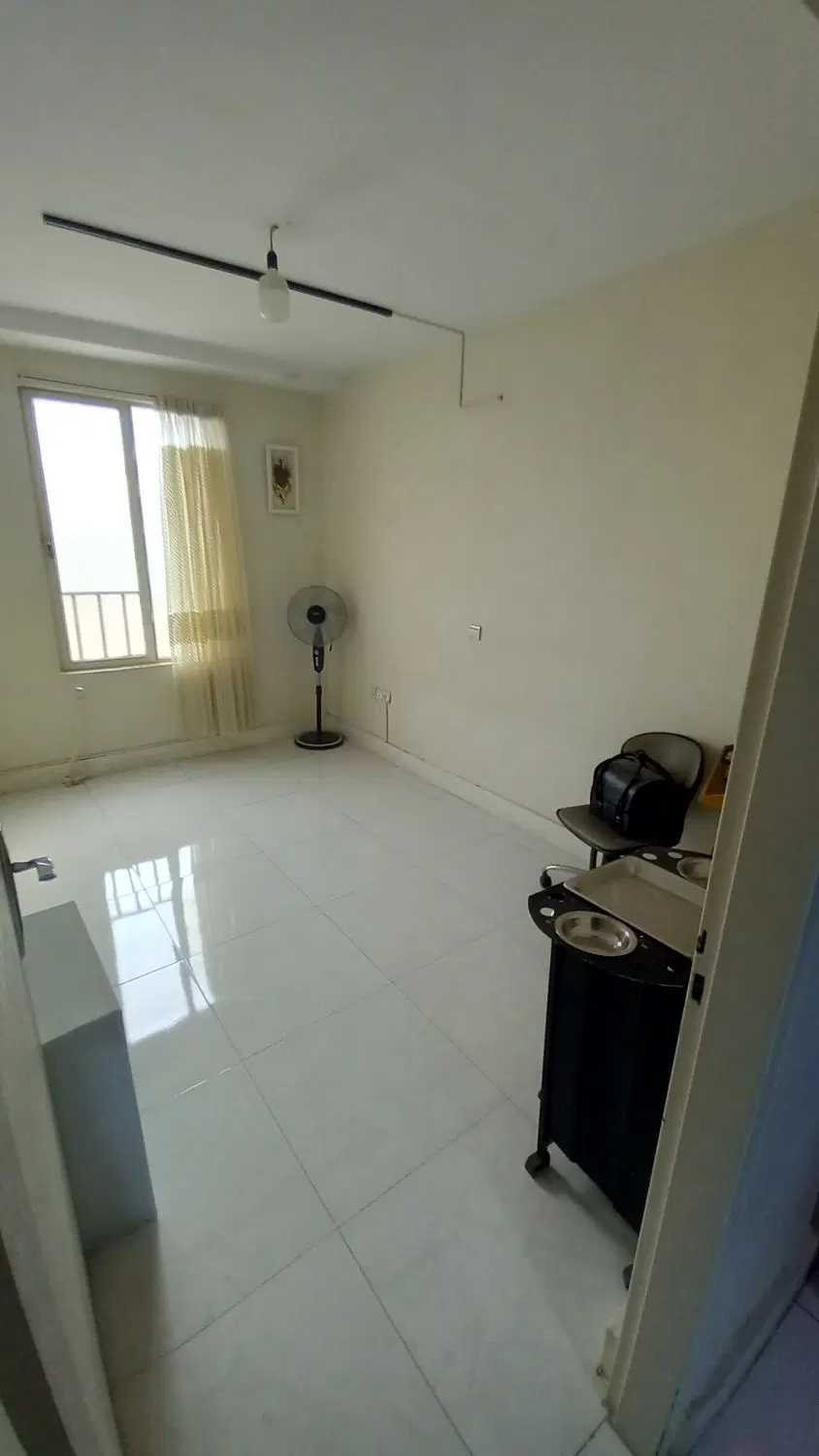 اجاره میز ناخن و اتاق