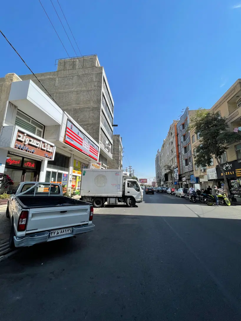 فروش تجاری در اندیشه۲۵متر *تاپ لوکیشن*سند تک برگ