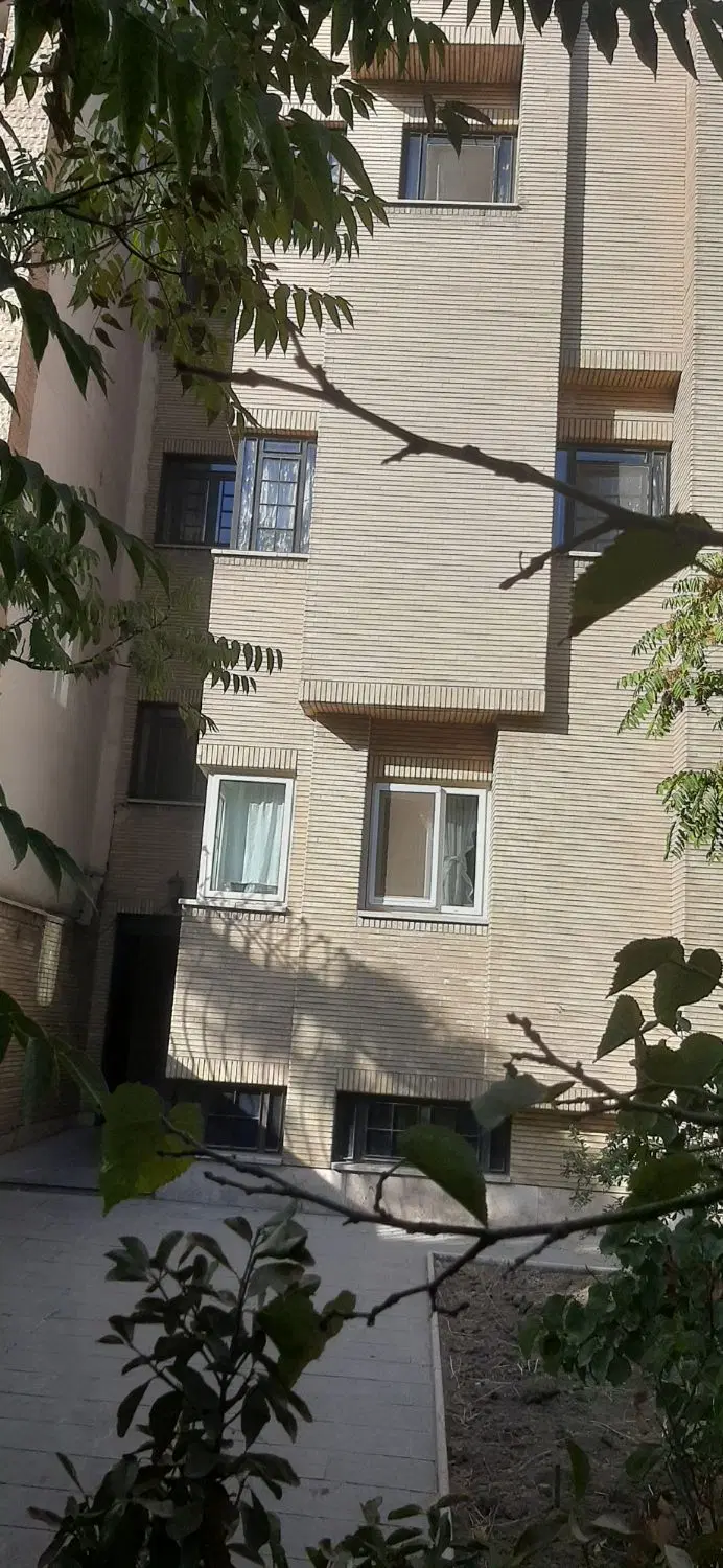 ۴۰۰ متر اختیاریه شمالی