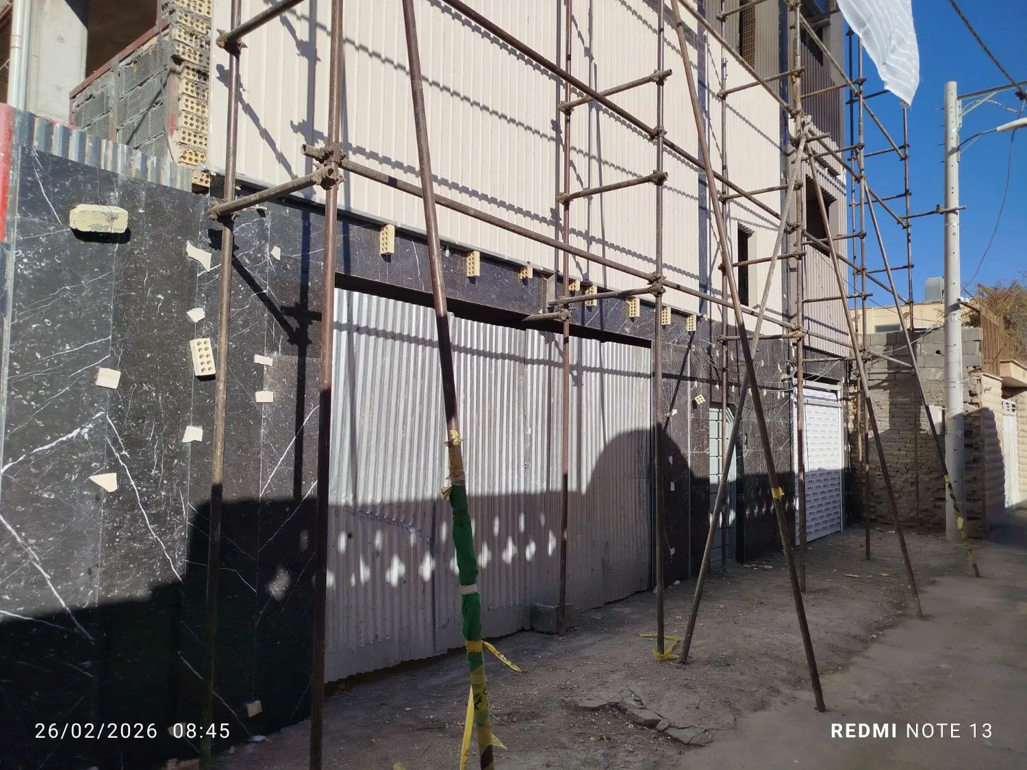 اپارتمان سه خوابه نوساز با موقعیت عالی