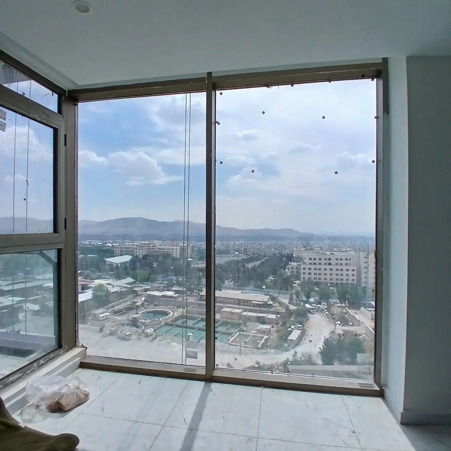 ۱۰۷ دو خواب ۲ پارکینگ سندی -اجاره