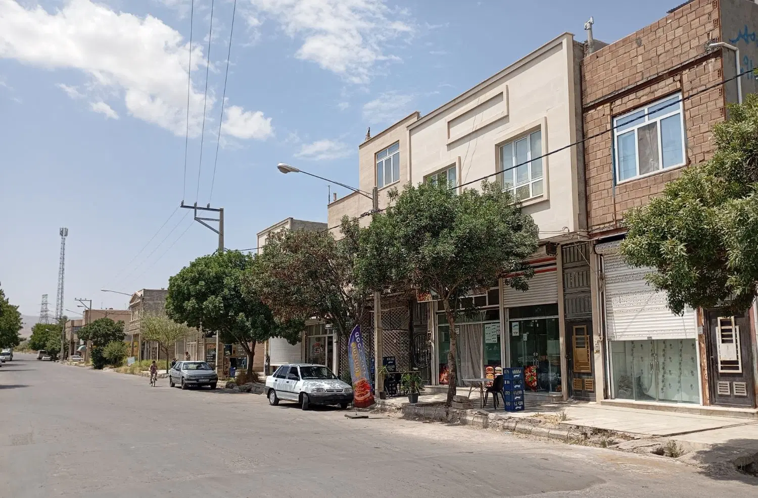 مغازه و خانه حاشیه ارتش