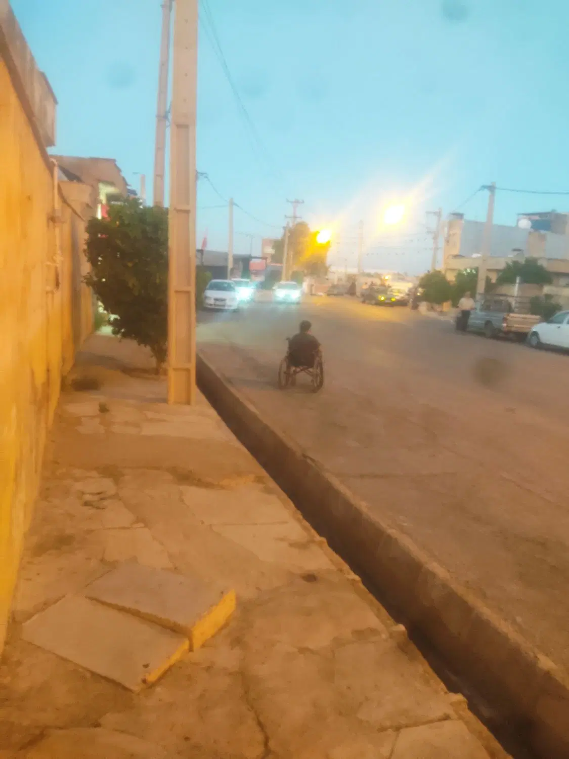 تهاترملک تجاری مسکونی با آپارتمان