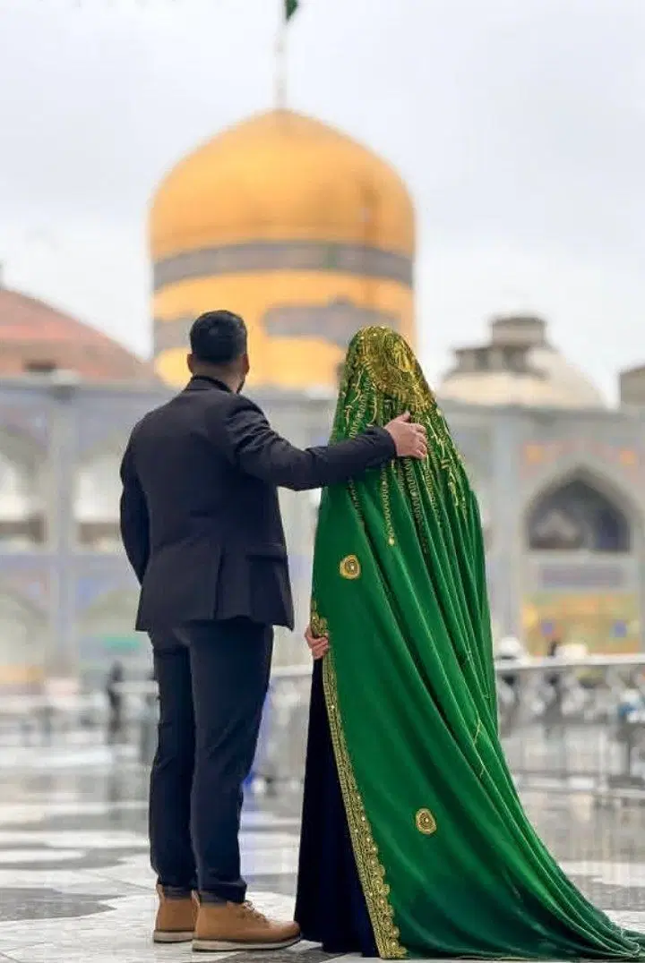 خانه برای دو نفر احتیاج...