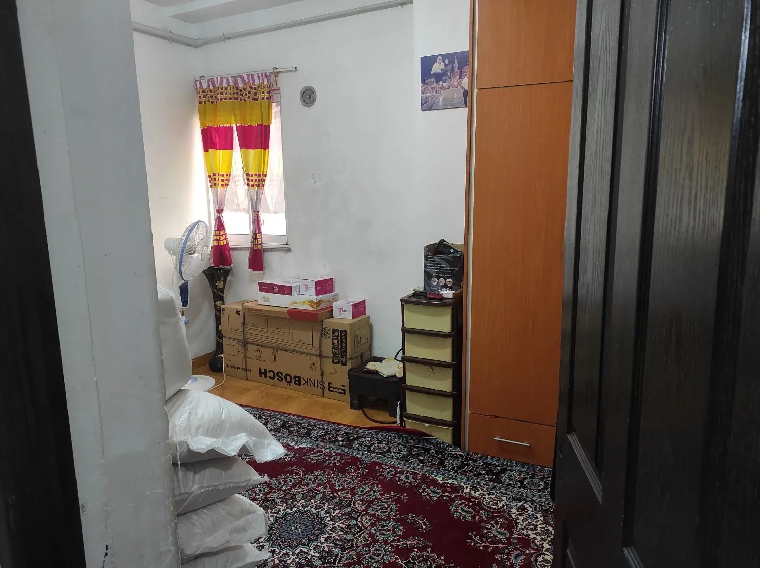 فروش آپارتمان ۸۳ متری _ مرکز شهر _ پارکینگ اختصاصی