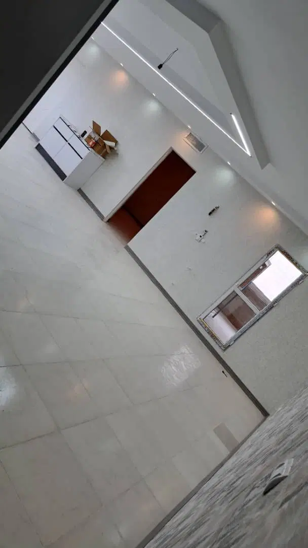 جنوبی ۲۲۵متر