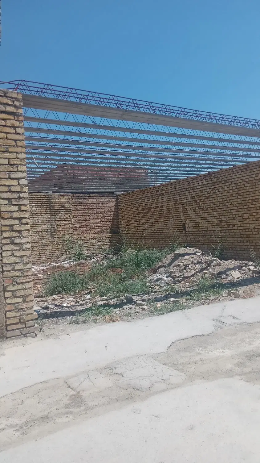 خانه نیمه کاره ۹۲ متر در المهدی خ یاسین قنبری کوی۶