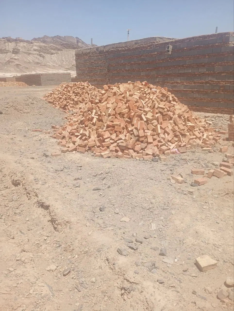 زمین فروشی