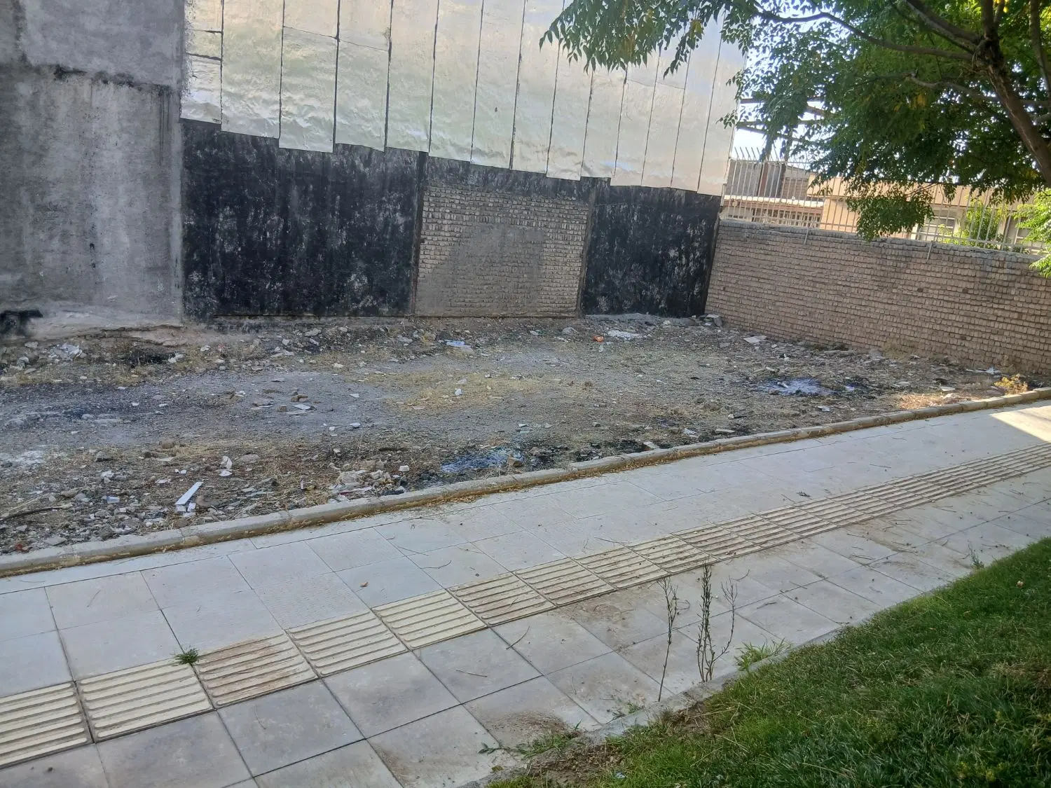 زمین مسکونی ابشارها دو نبش موقعیت عالی