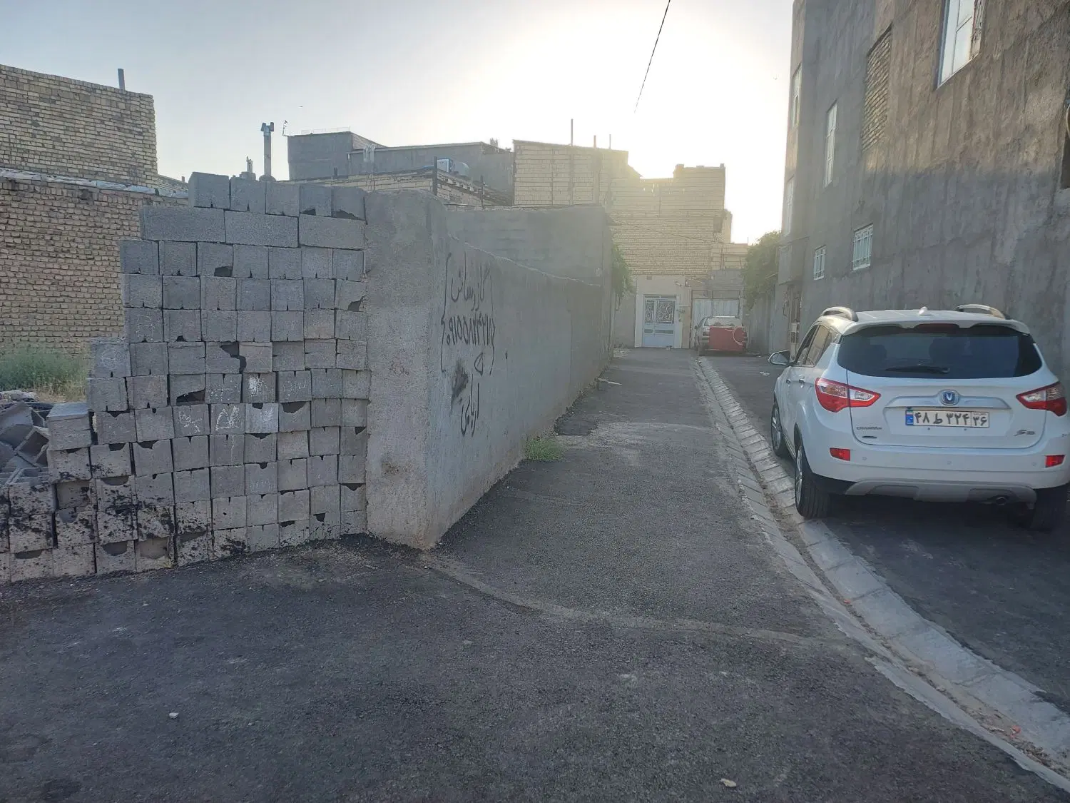 ۸۴ متر زمین قولنامه دور دیوار شاهنامه
