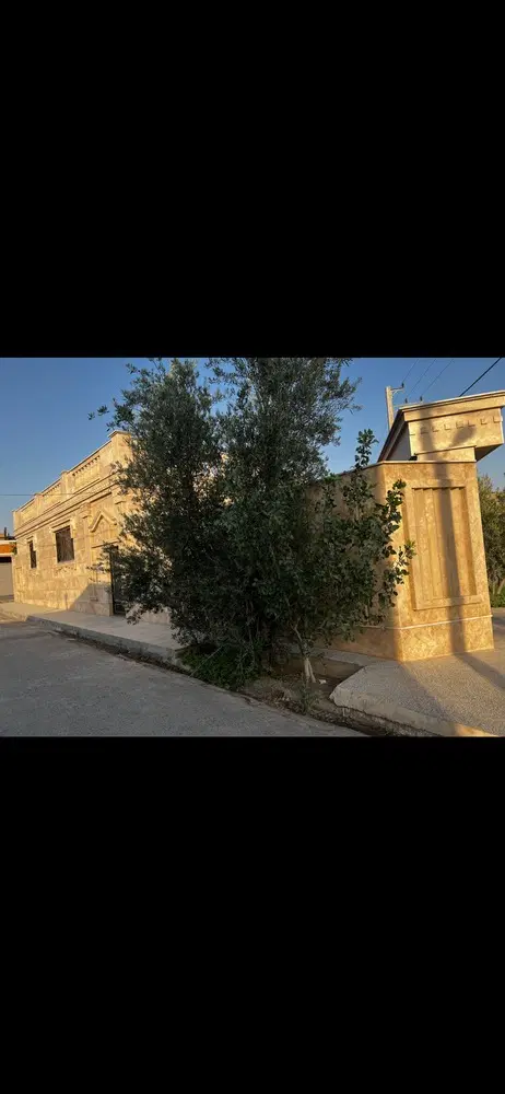 خونه ویلایی سه نبش بربلوار شهید میراخوری