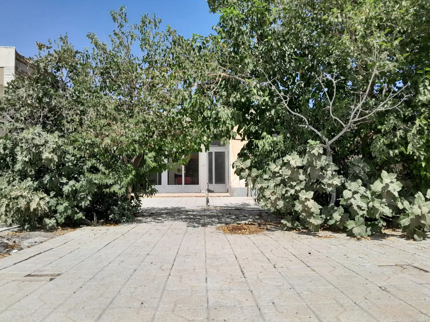 فروش خانه حیاط دار سند دار
