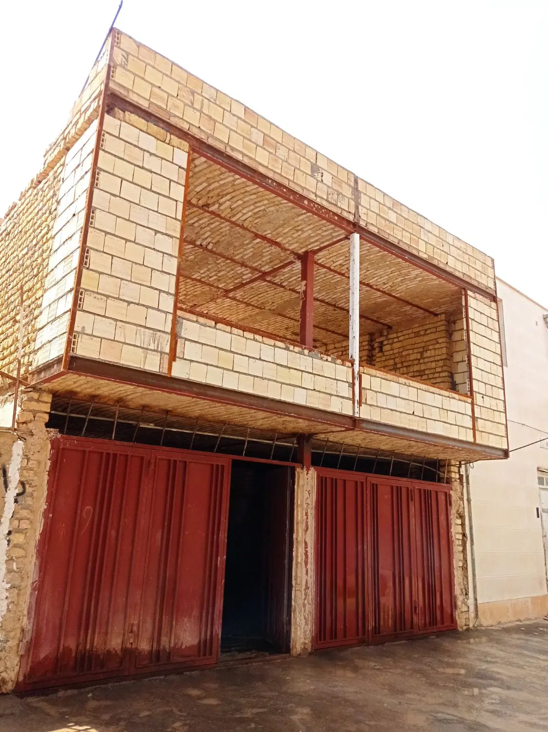 70متر  خونه نیمه‌کاره