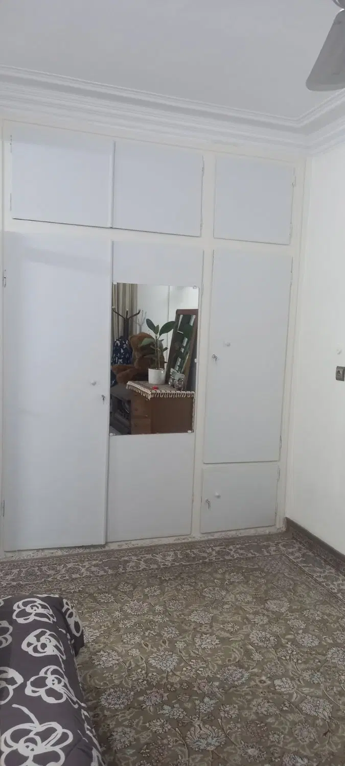یک واحد منزل مسکونی ۱۳۰ متر