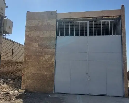 سالن کارگاهی .به متراژ ۲۳۰مترارتفاع ۶متر اتاق
