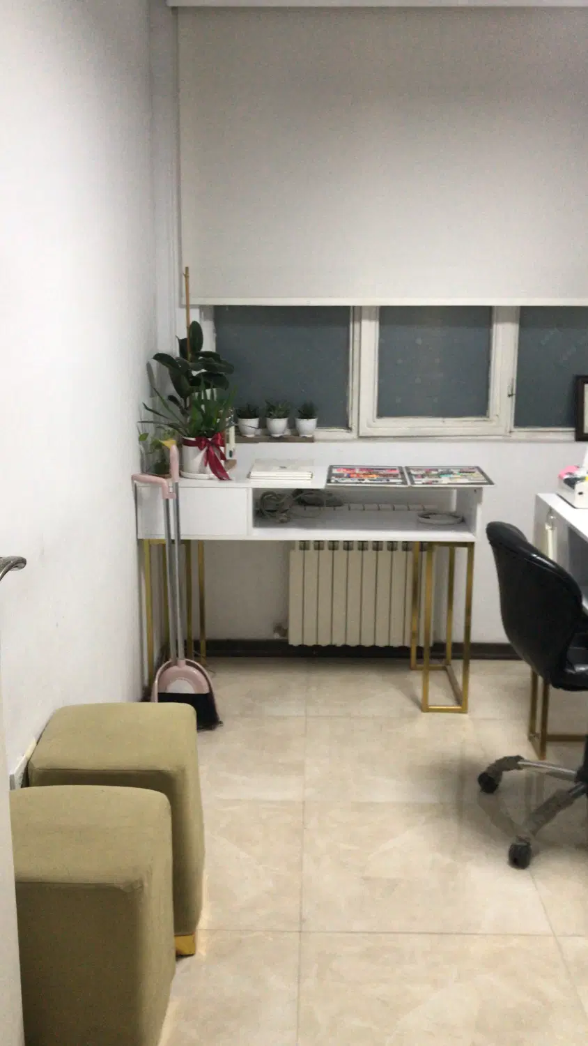 اجاره اتاق به ناخن کار