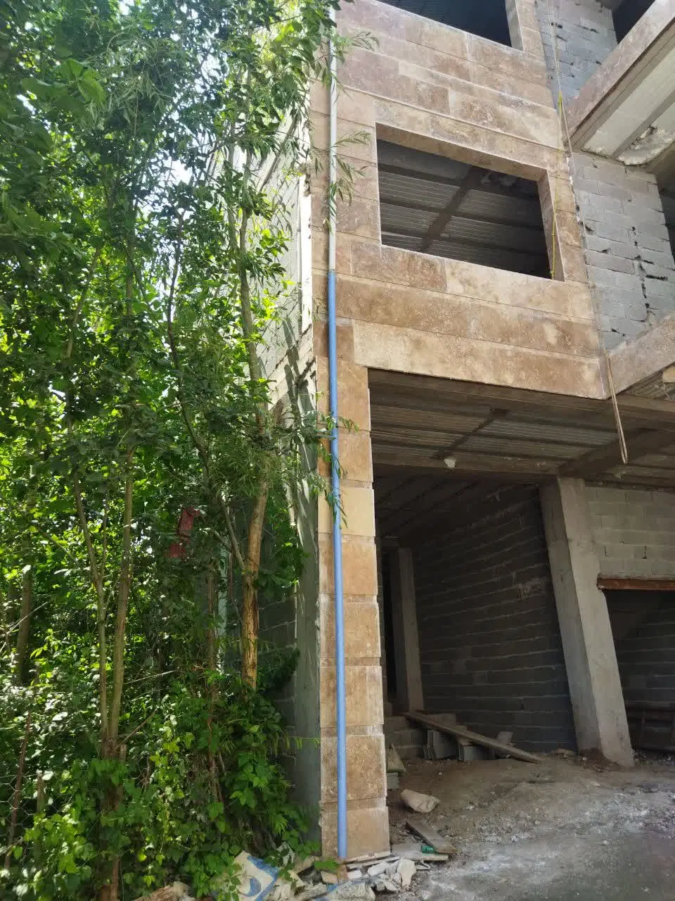 آپارتمان نیمه ساخت