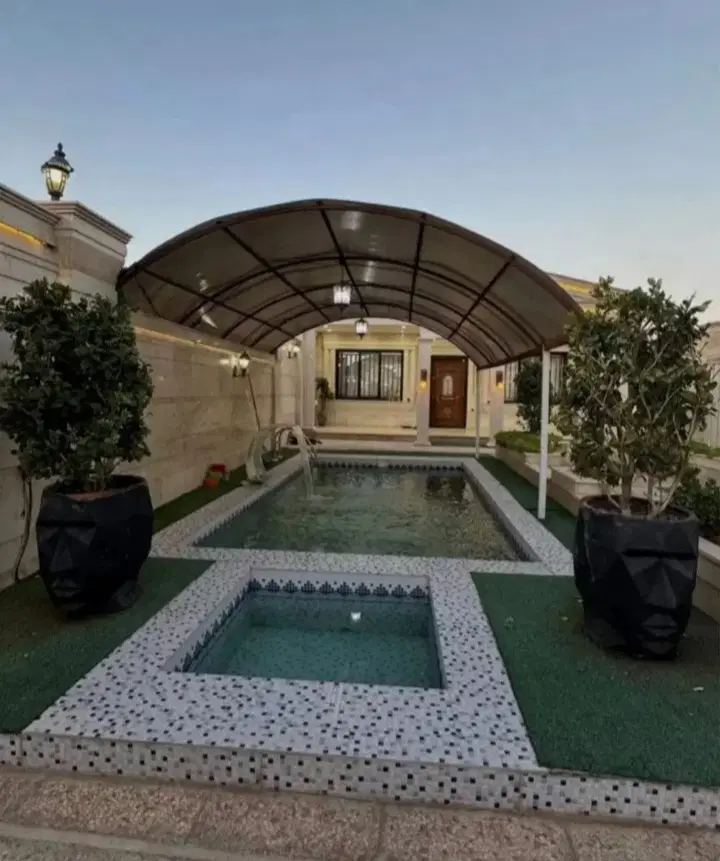 فلت نمارومی _استخر دار