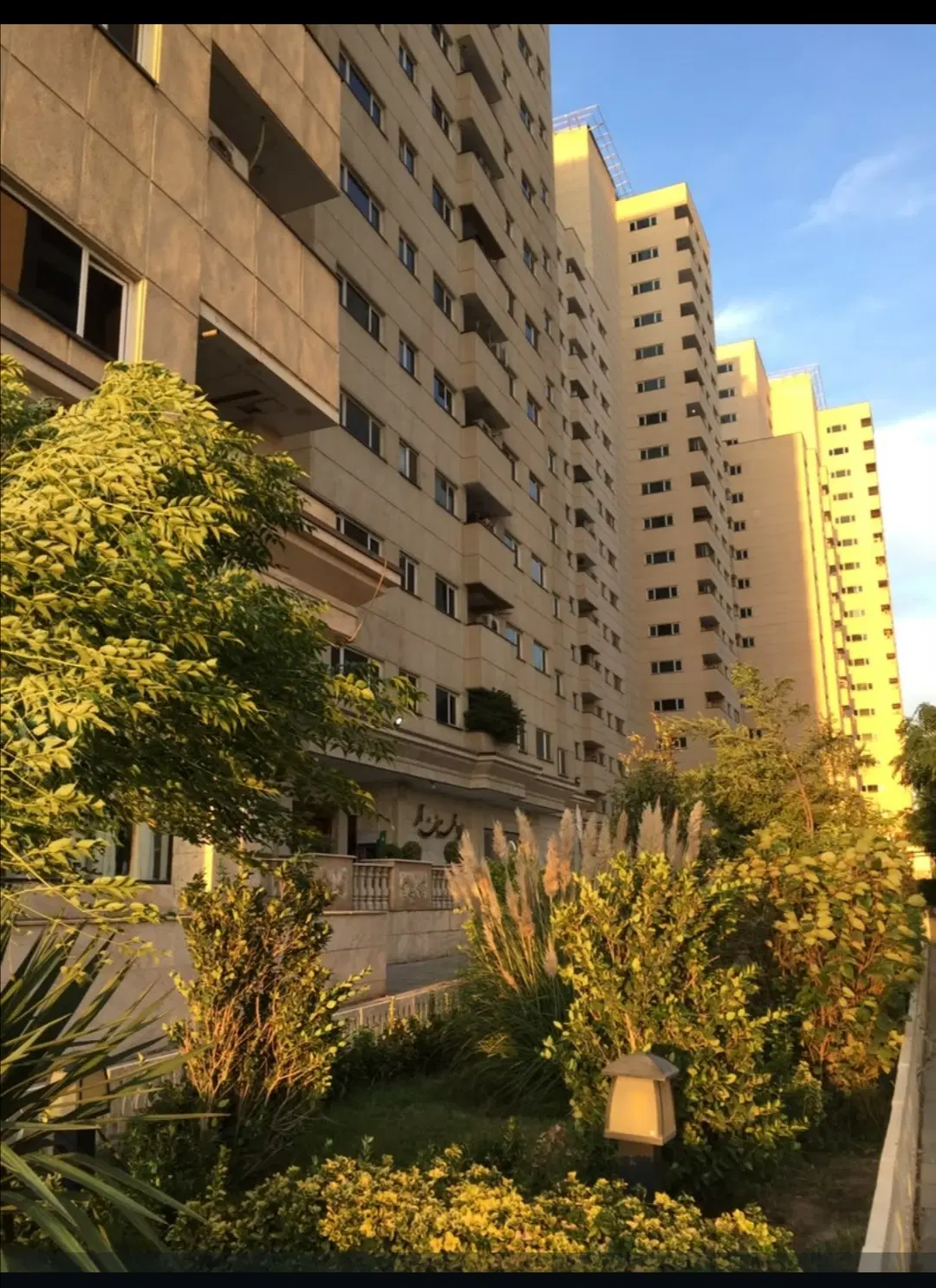 آپارتمان فروشی منطقه 22 دریاچه  ابتدای کوهک
