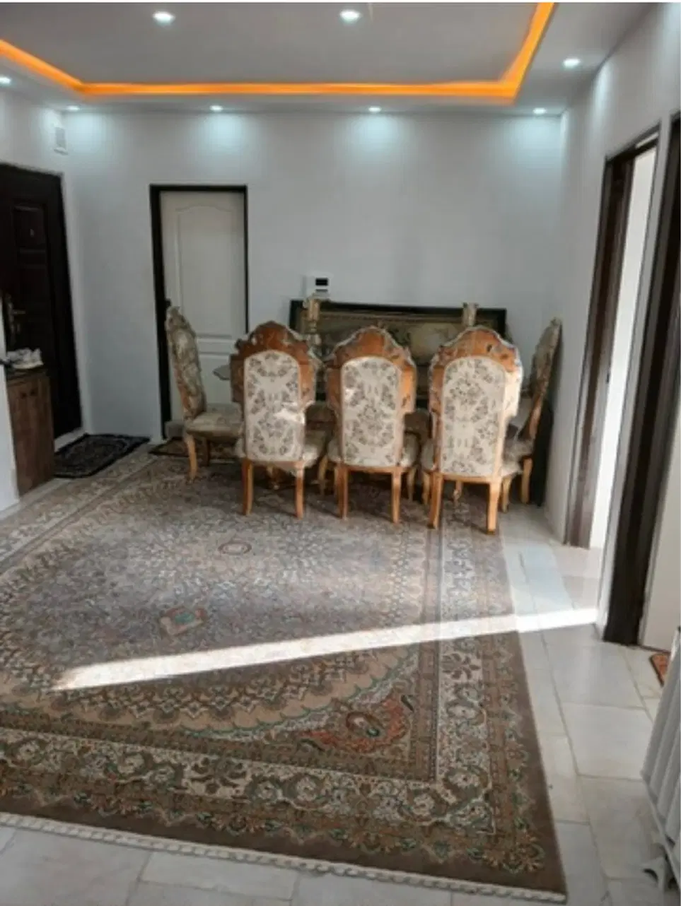 واحد ۹۰متری فول لاکچری