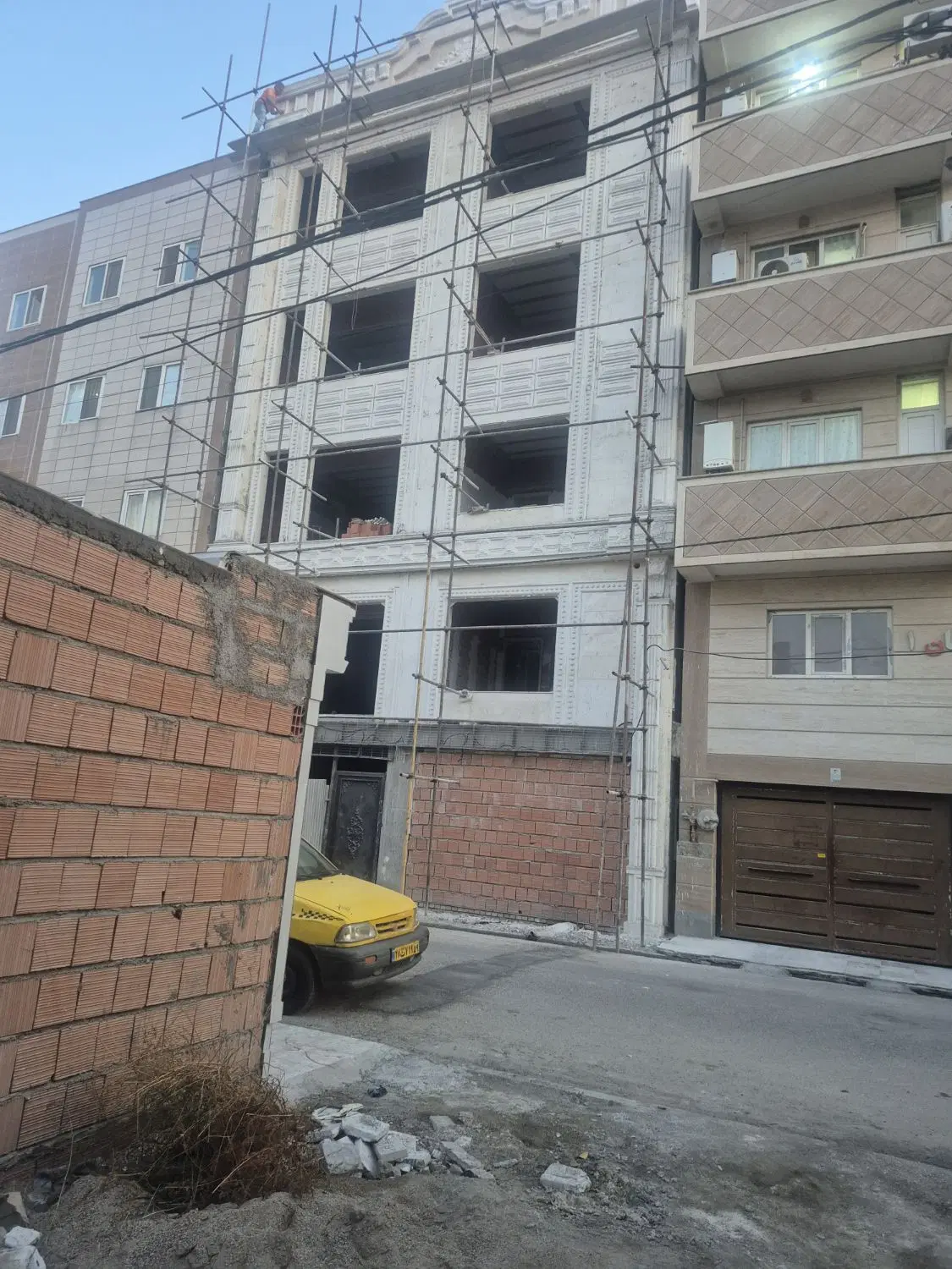 زمین فروشی