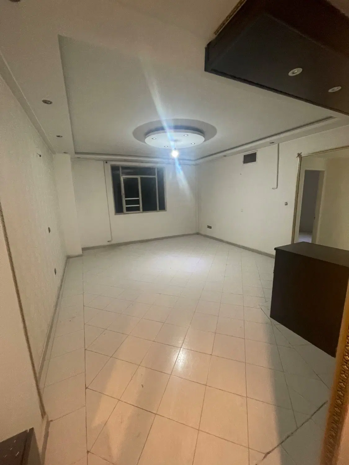 اپارتمان ۸۵ متری رهنی رو بهنما بسیار تمیز