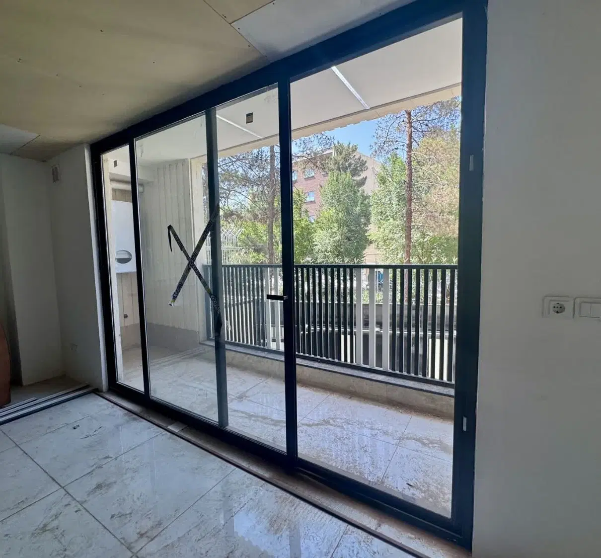 ۸۷متر _ شمالی جنوبی _ دو خواب