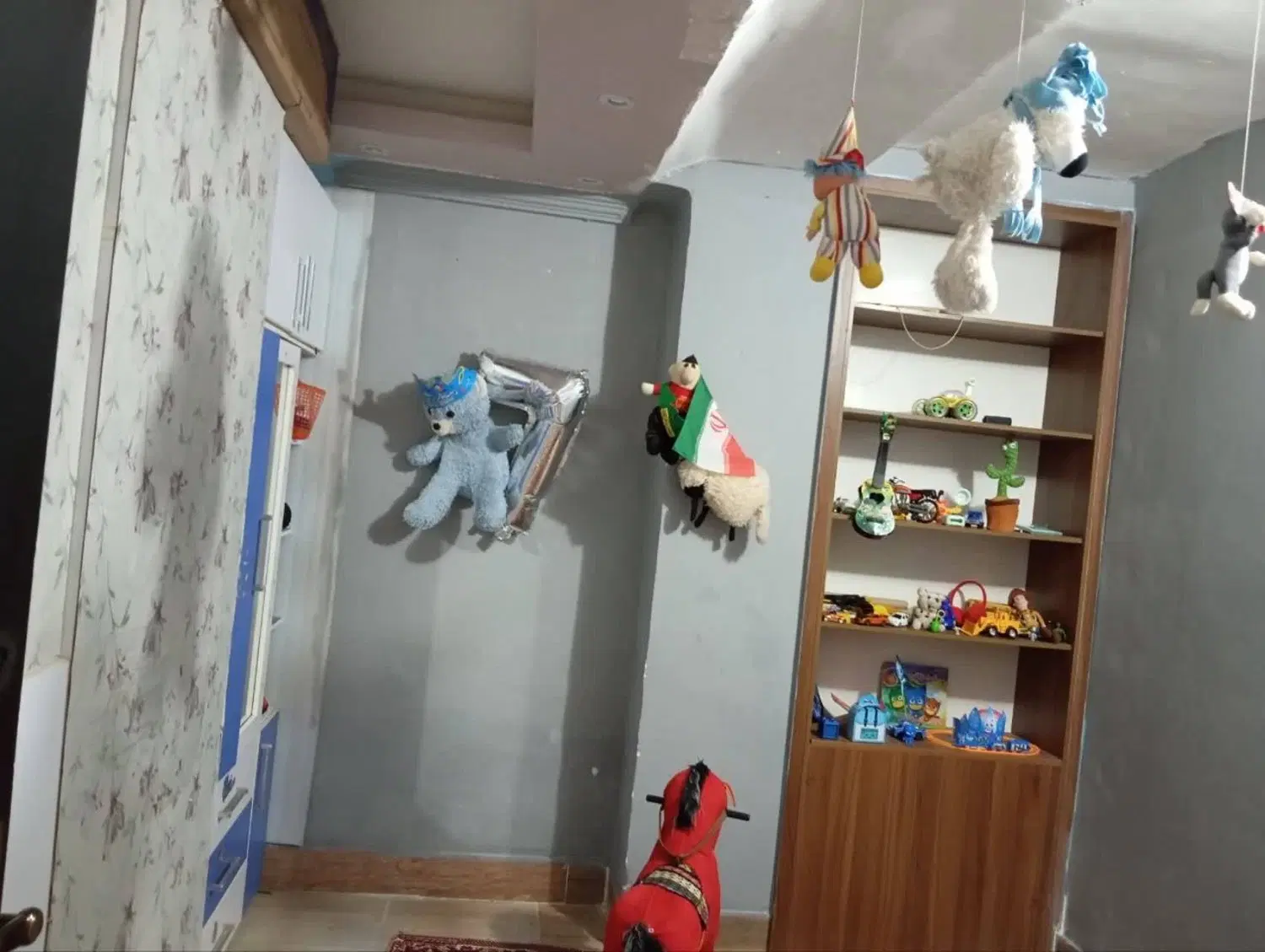 فروش واحد ۱۰۰متری همکف ۳ خواب پلاک اول دواس