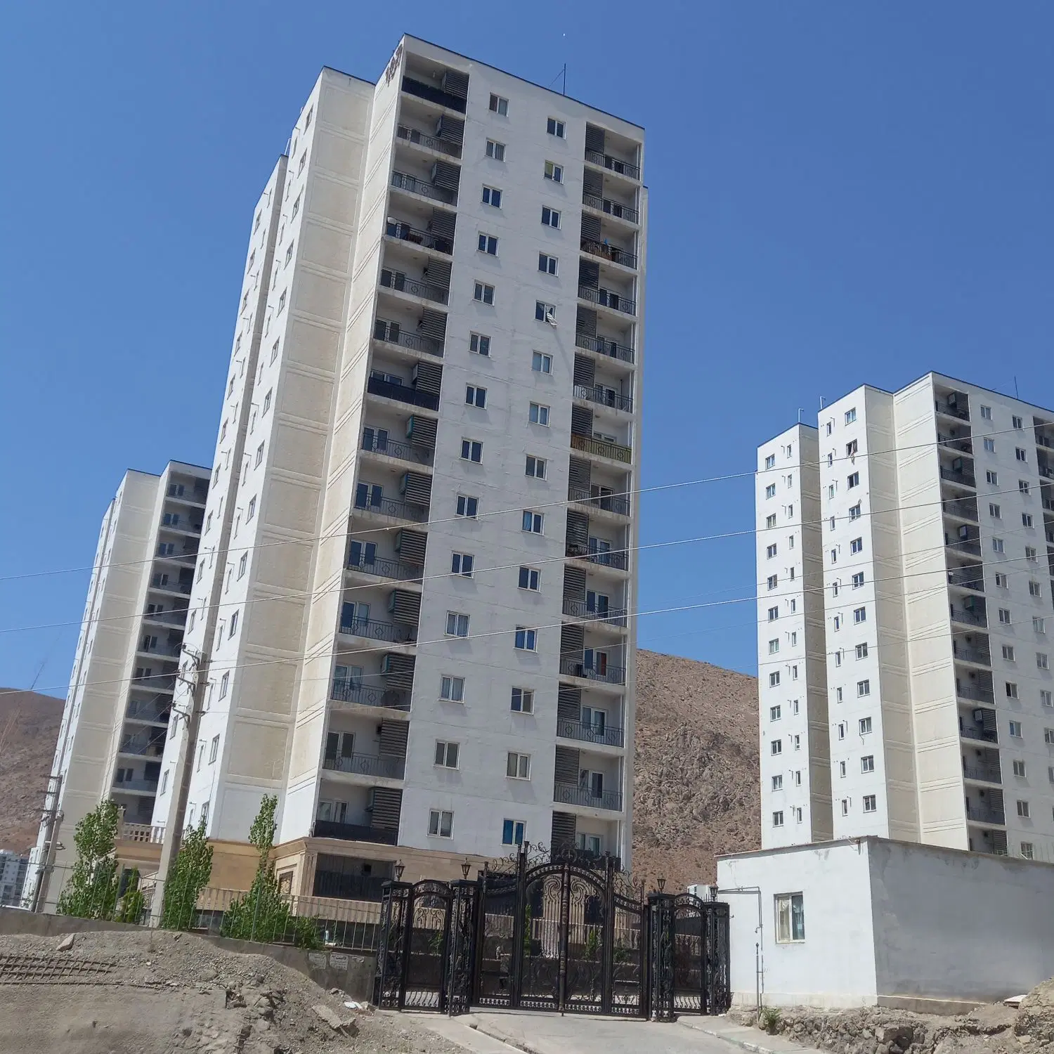 یک واحد اپارتمان همکف فاز۱۱