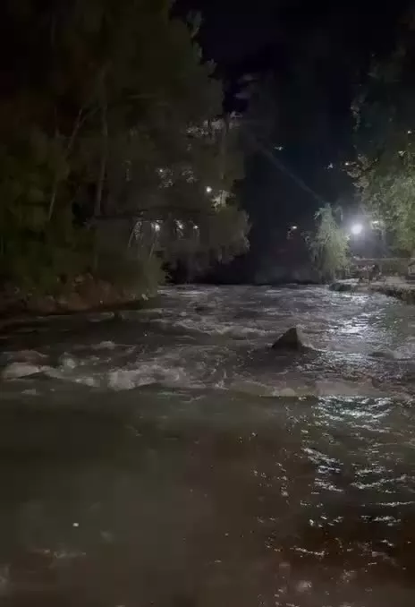 باغ با ساختمان ومحوطه۲۰۰۰ متربر ه جاده سنتو