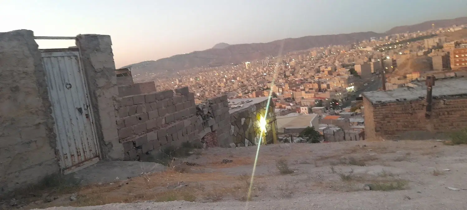 حیاط حصار کشی شده ۵۰متر