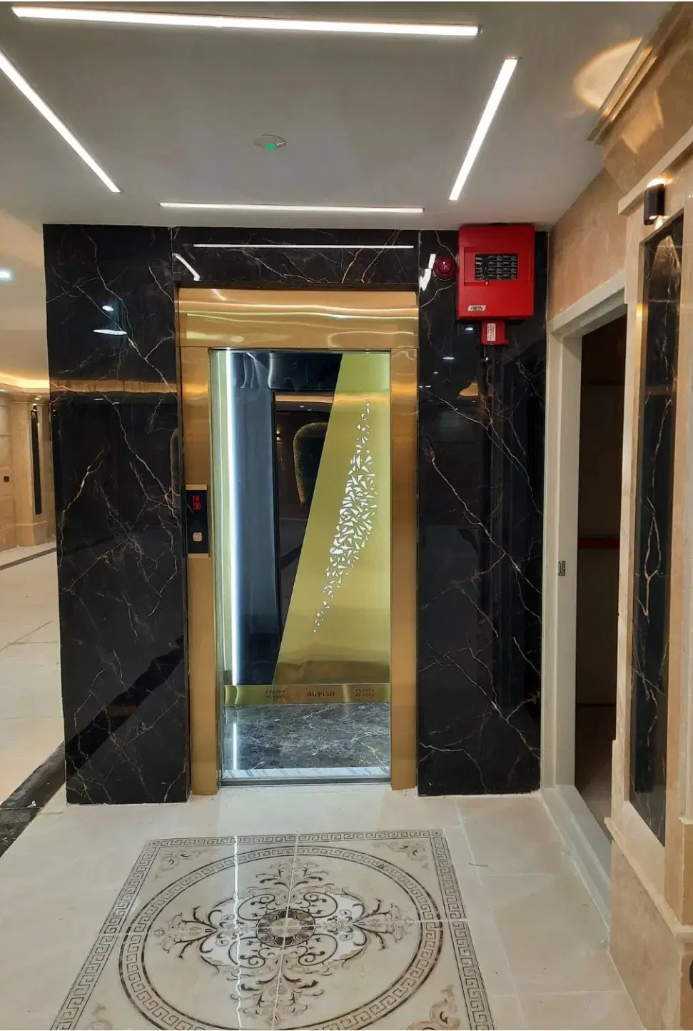 آپارتمان ۱۰۰۱ شب تک واحدی