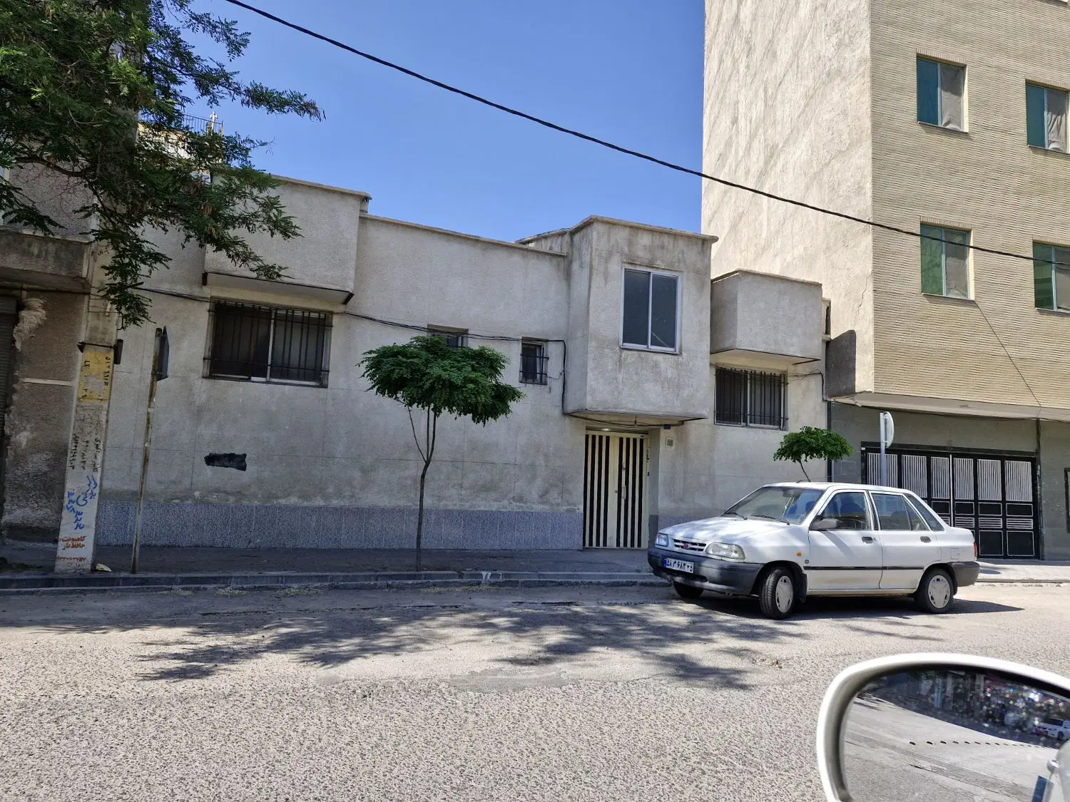 حیاط کلنگی ۵۰۰ متر لقمان حکیم