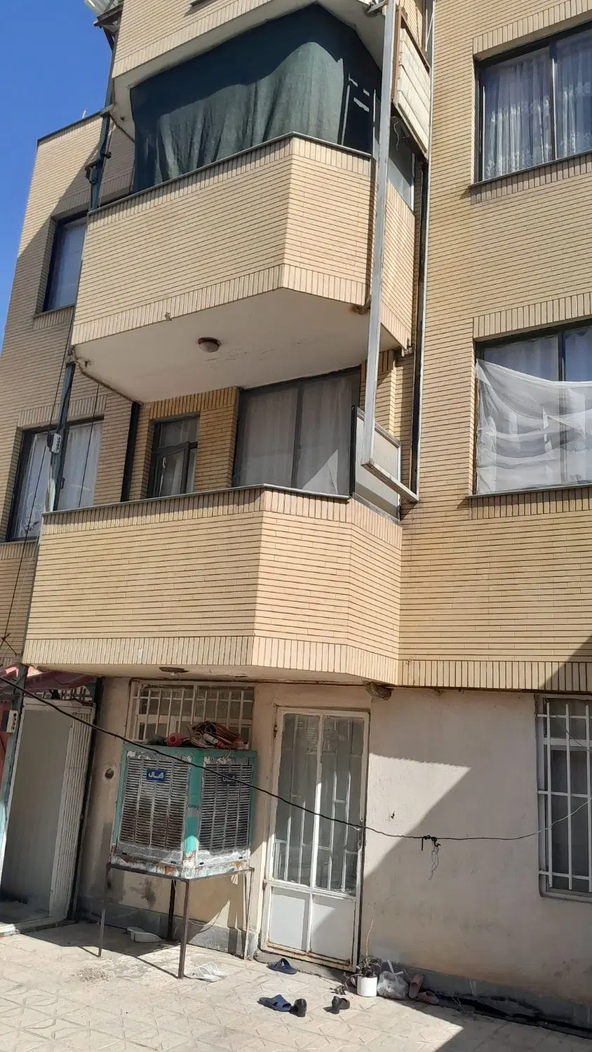 ویلایی ۲۱۰متری حاشیه پیروزی