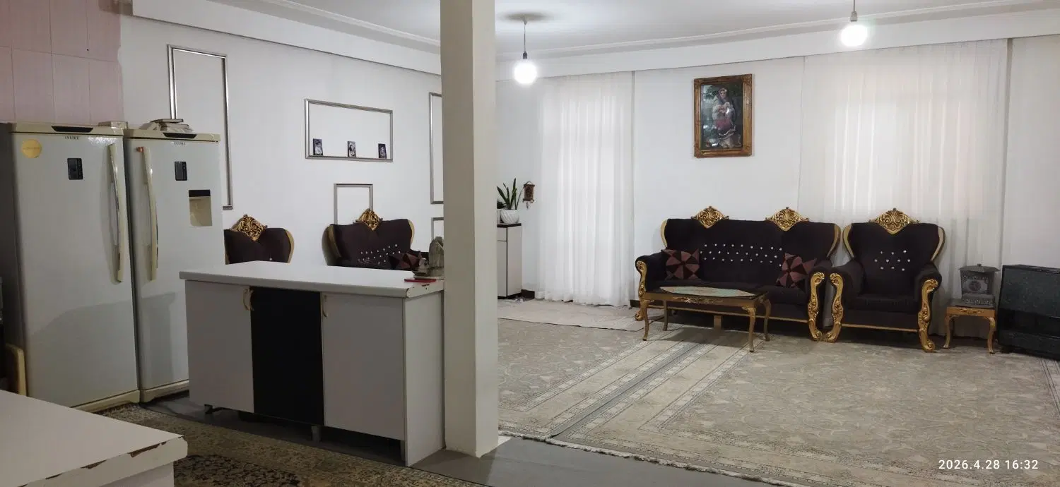طبقه همکف بفروش میرسد