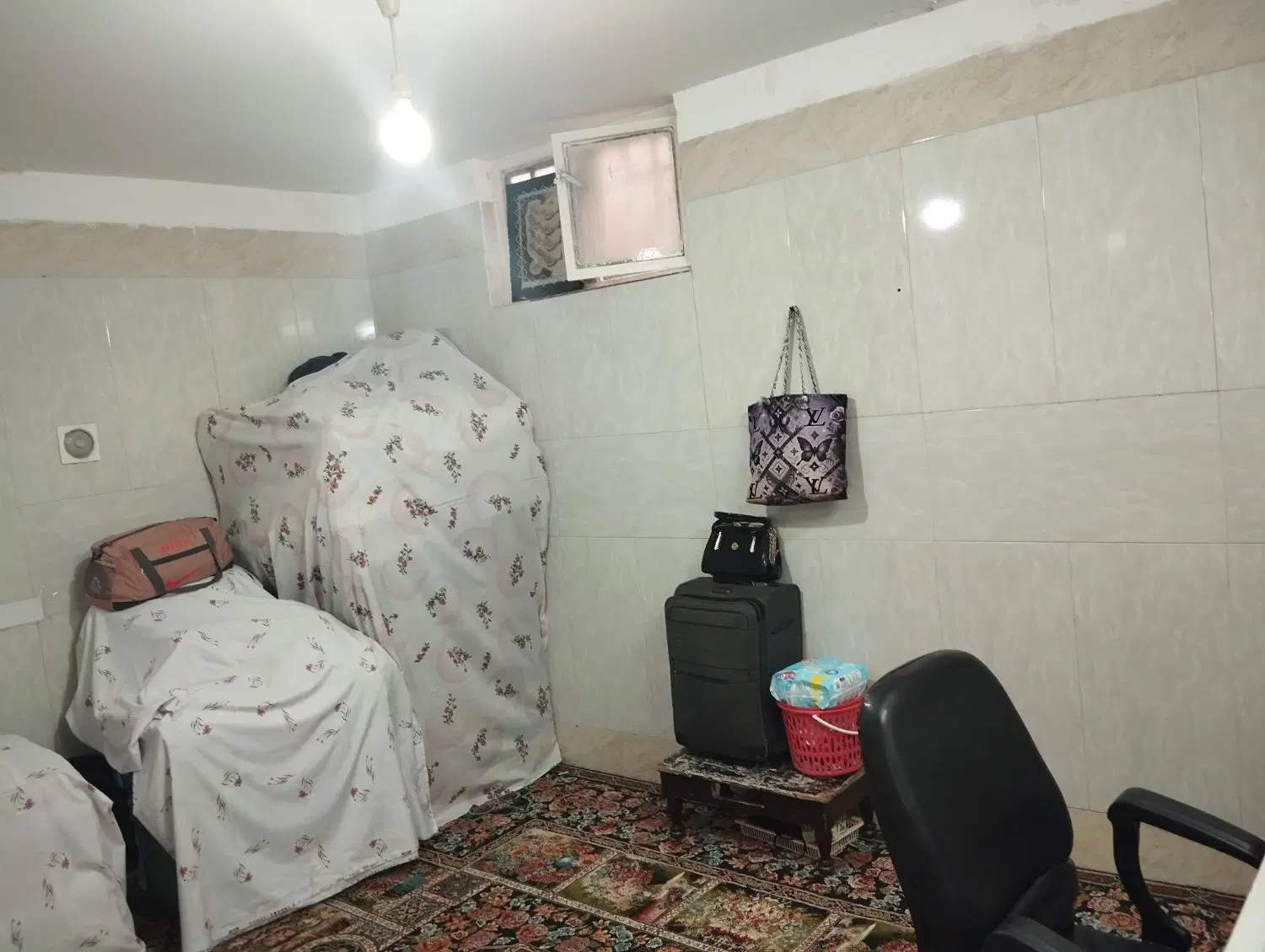 زیرزمین 120متر