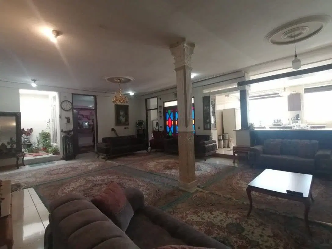 خانه ویلایی ۳۳۴ متری حافظیه ۴۵ متری اول