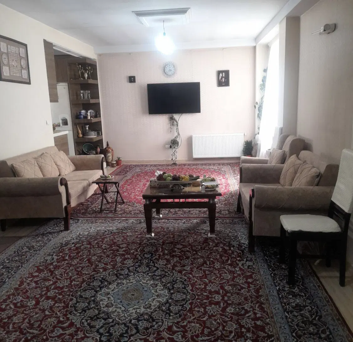 ۷۴ متری ، دو خواب ،خوش نقشه ، نور عالی