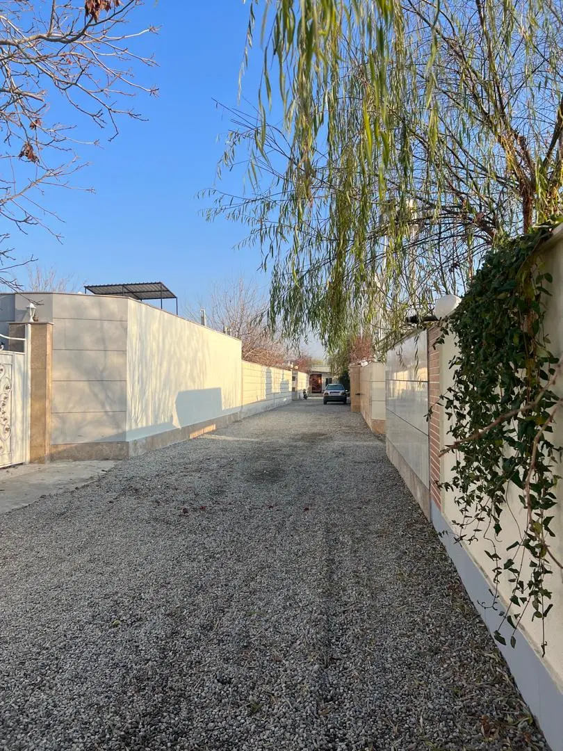 ۲۱۰متر باغ وباغچه شهرکی