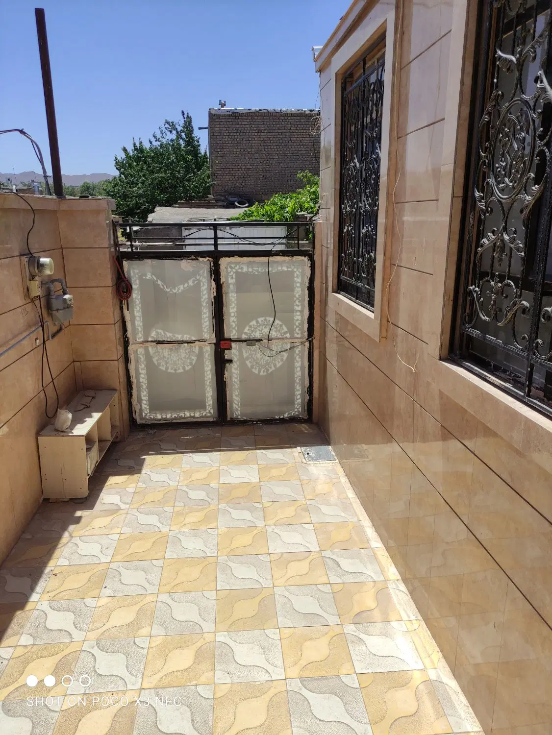 خانه نو ساز در رباط سنگ دربست