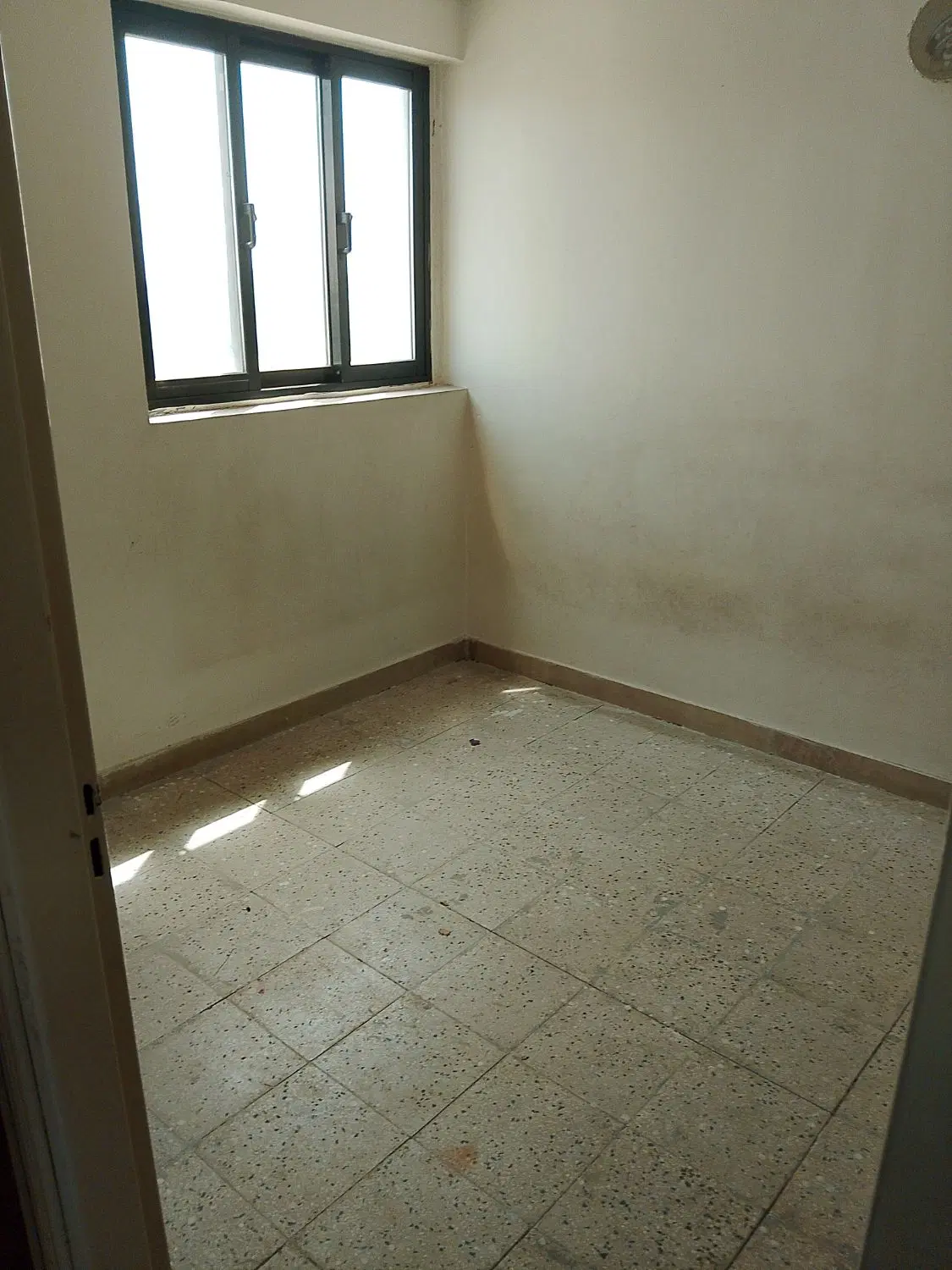آپارتمان ۶۰متری تکخوابه شهرک گلها