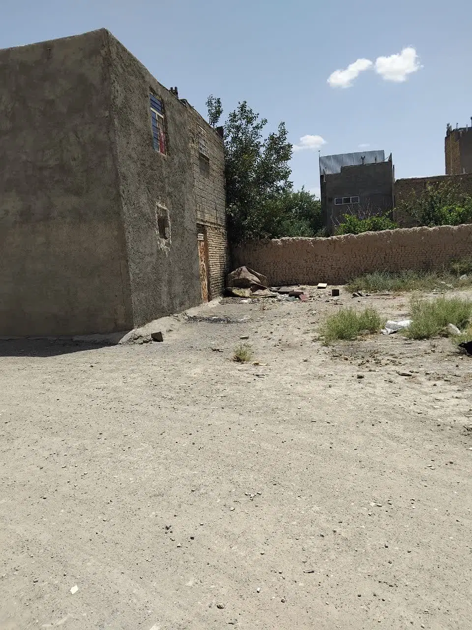 زمین ۱۲۵ متری