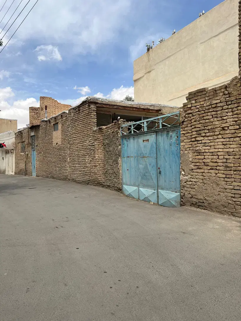 زمین بابک شهیدان غربی