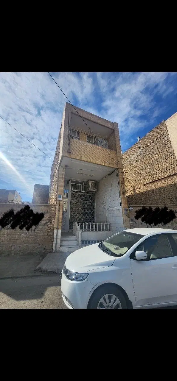 مغازه تجاری سه طبقه ۱۵۰ متر زیربنا شهدای محراب