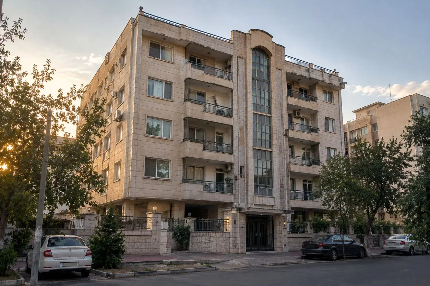 ۷۲متر،فول امکانات(شهرری،میدان فرمانداری)