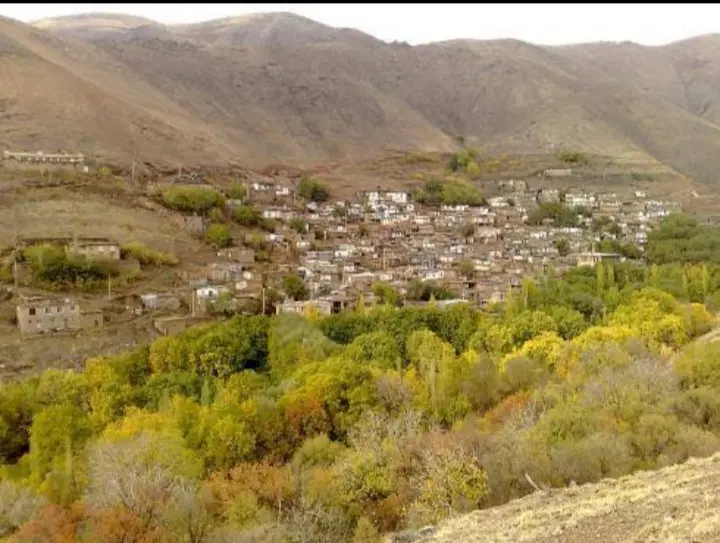 خانه کلنگی روستای گردشگری نران