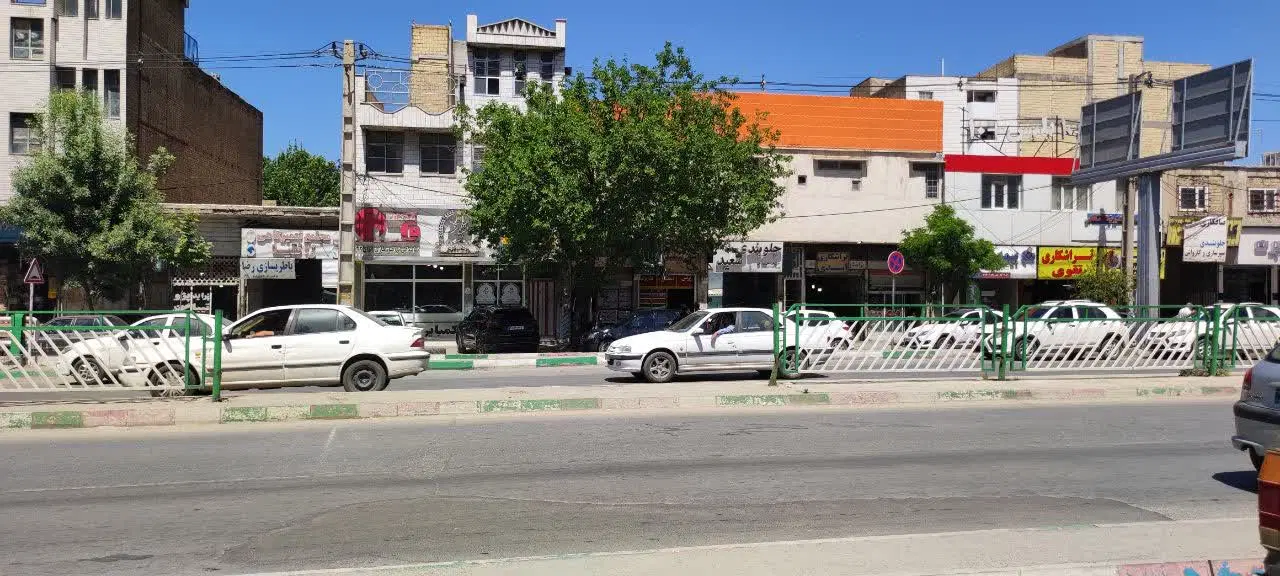 یک تک واحد در خیابان اصلی شریعتی